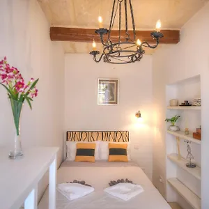  Holiday home Charming House In The Heart Of Cpac1-3 Malta